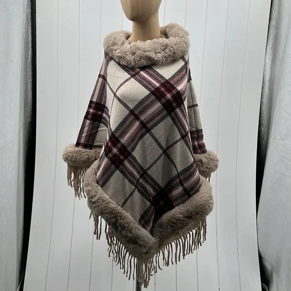 🆕Tartan Plaid V-Shape Poncho W/Faux Fur & Fringe Trim - Picture 3 of 12
